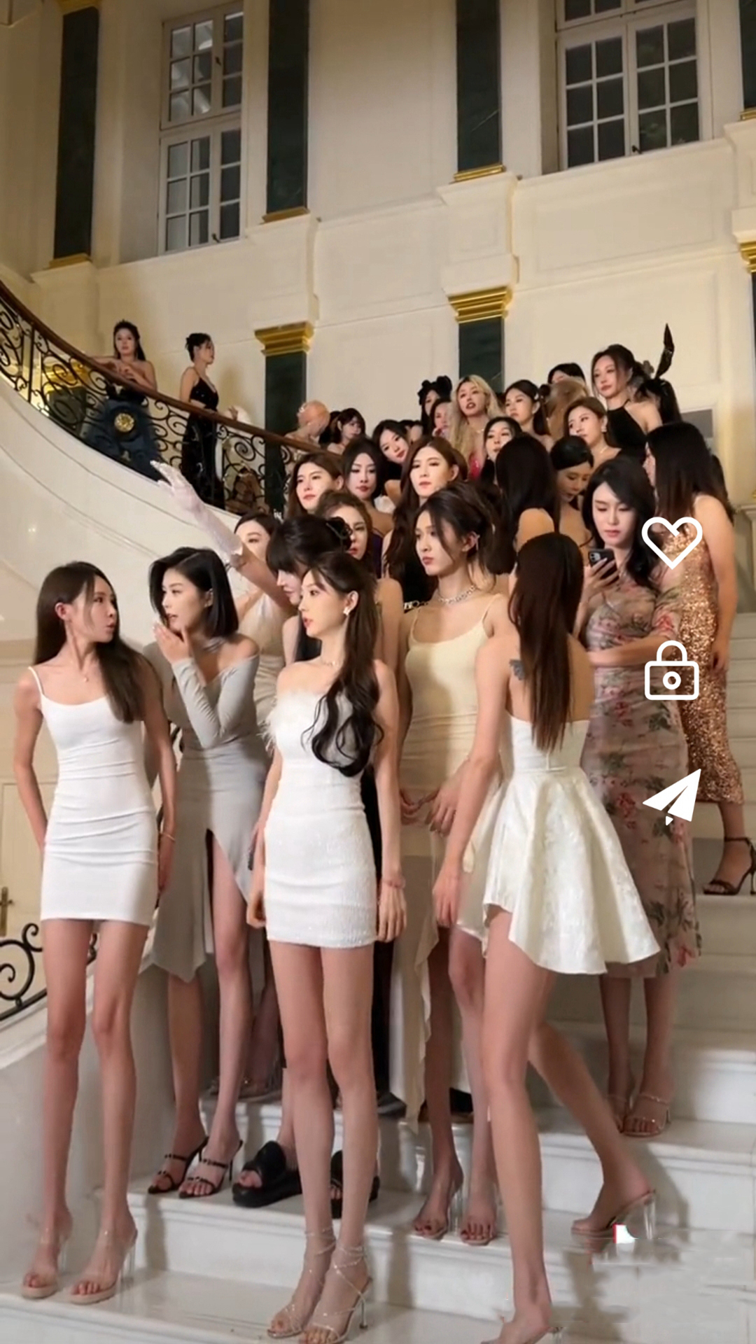 穿越成女皇或者女王爷的小说截图